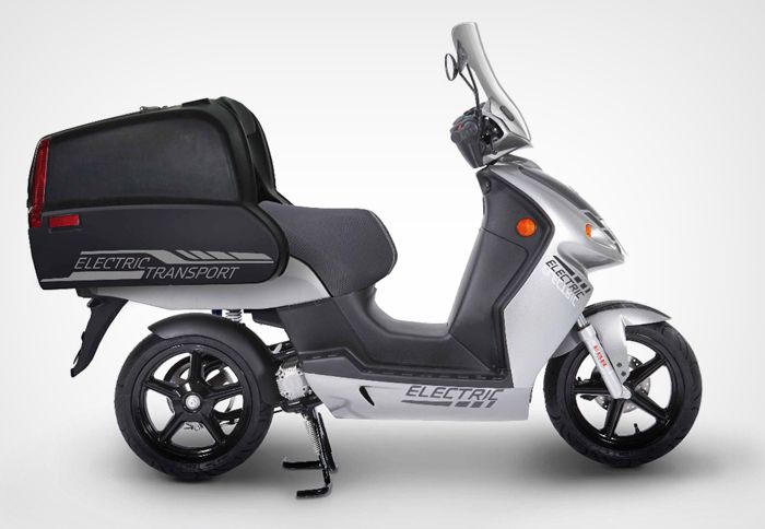 Το e-scooter της Govecs έχει αυτονομία μέχρι και 100 χλμ., ανάλογα με την έκδοση.